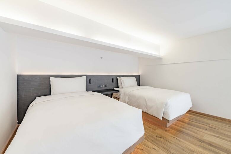 Rezen Sunbow Hotel