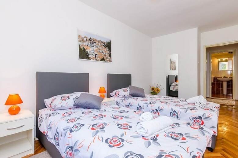Apartamentos Jele