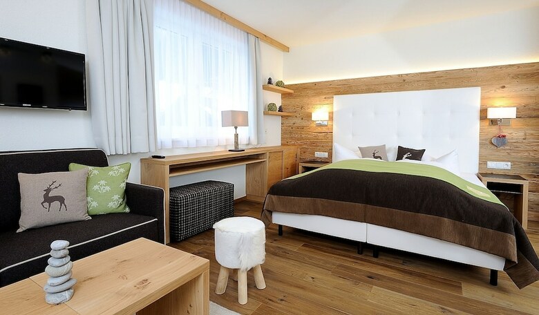 Post Hotel