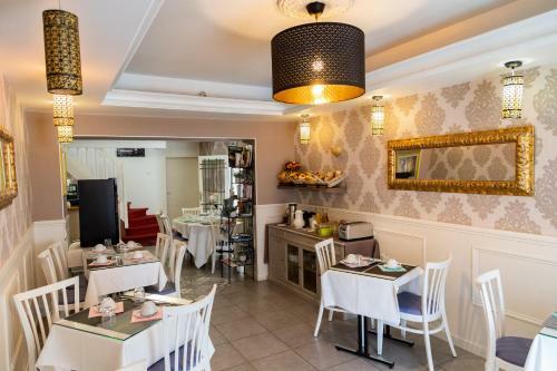 Hotel Henri IV