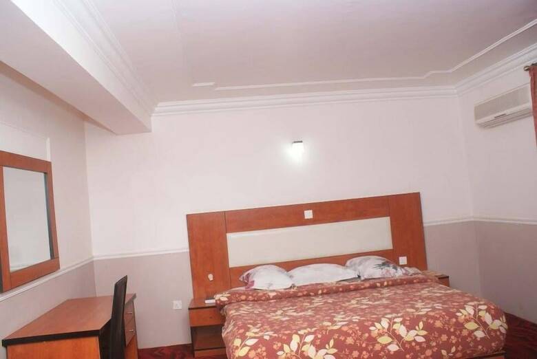 Clen Phil Hotels And Suites