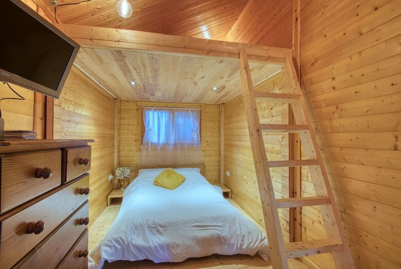 Luxury Log Cabin