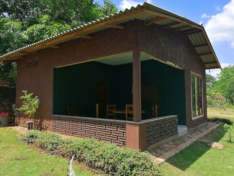 Hotel Silent Bungalow River Side