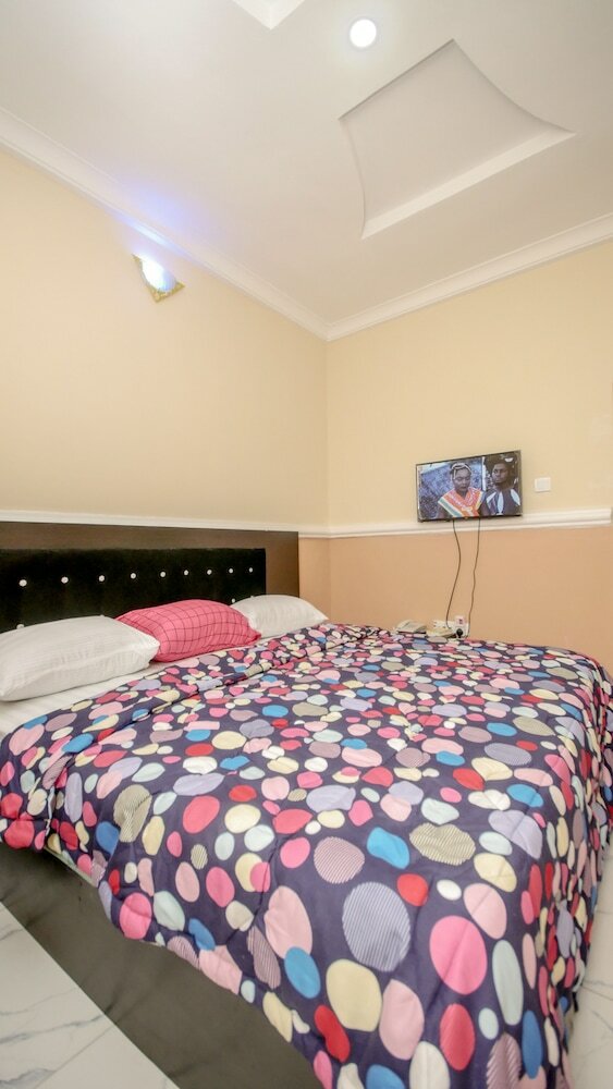 Govic T Hotel And Suites