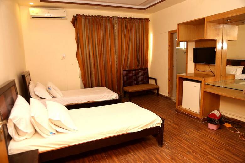 Hotel Swiss Cottage