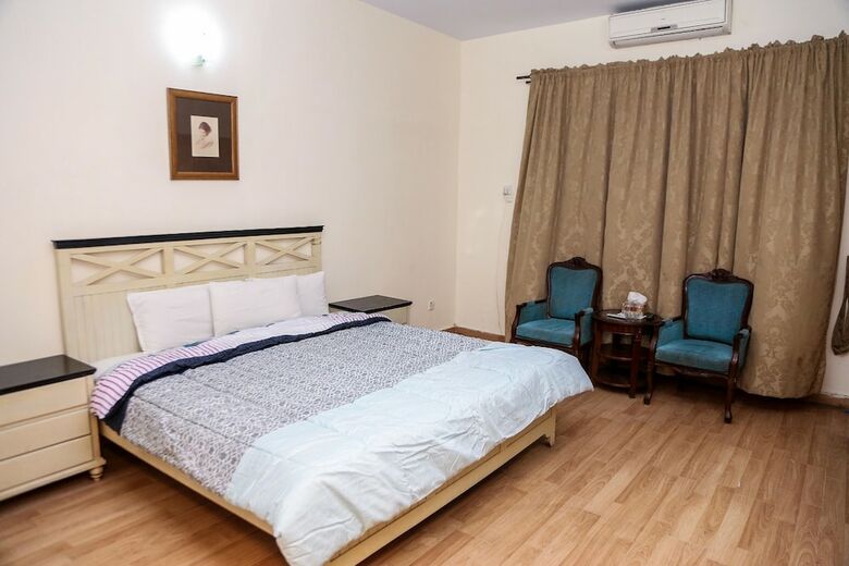 Hotel Swiss Cottage