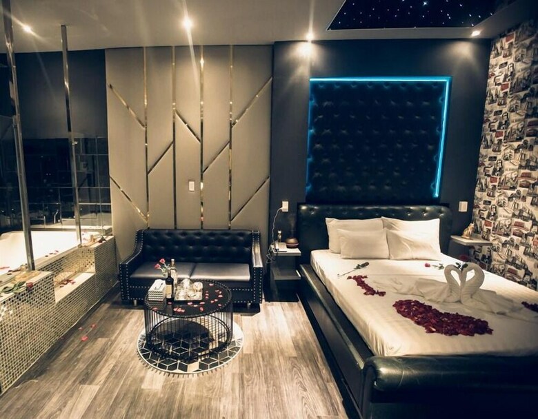 7s Hotel Koi Boutique