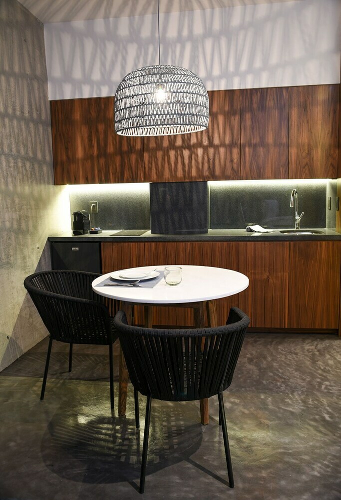 Aparthotel Suites Bq