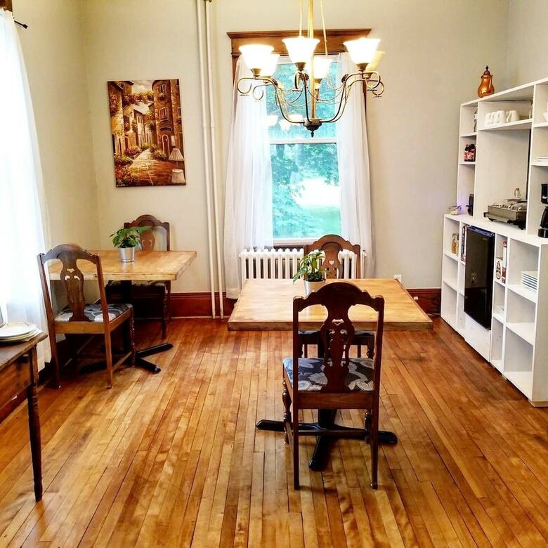 Bed & Breakfast Weeping Willow House