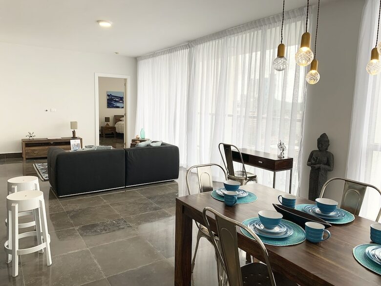 Apartamentos Yoo Towers Suites