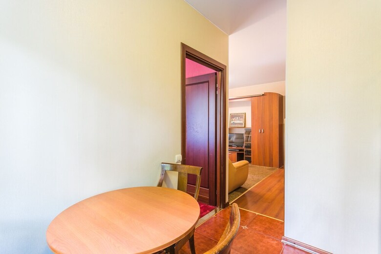 Apartment On Ogorodnaia Sloboda 10