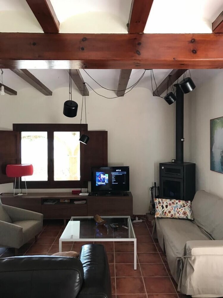 Villa En Zona Tranquila Y Con Privacidad (0851-h)
