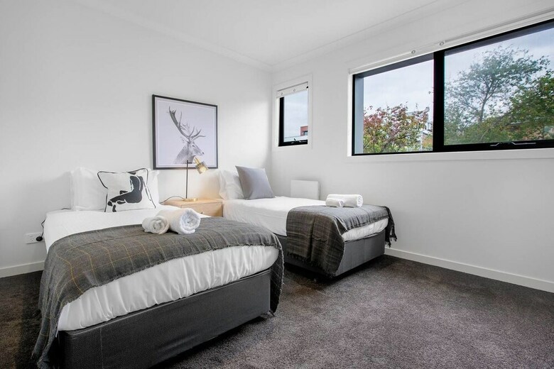 92 Brand New Doncaster Local House