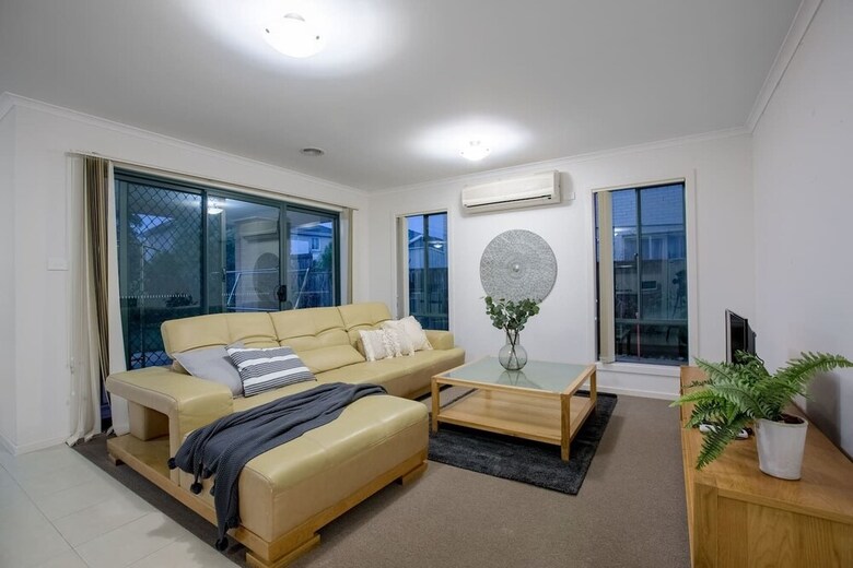 104 Sanctuary Lake Donatella Retreat