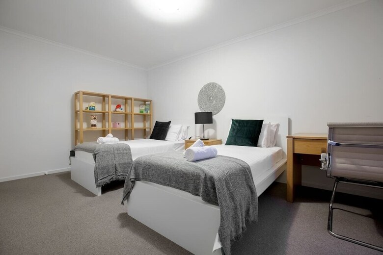 104 Sanctuary Lake Donatella Retreat