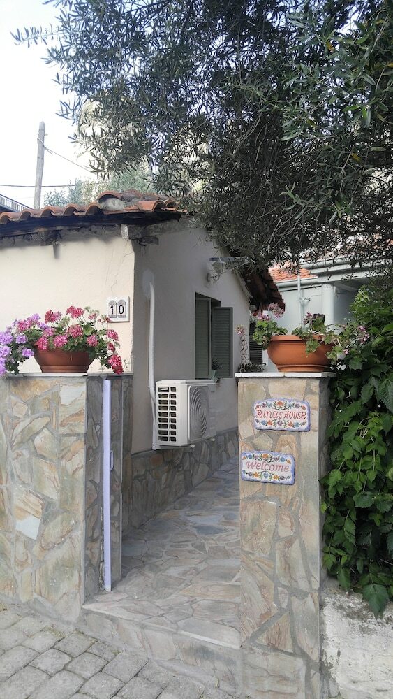 Rina's House Meteora