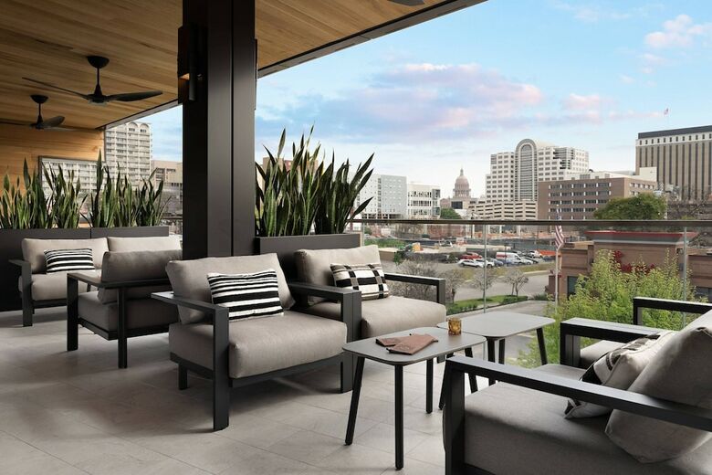 AC Hotel Austin-university