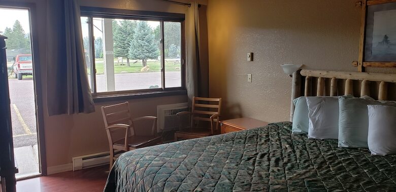 Hotel Wilderness Gateway Inn