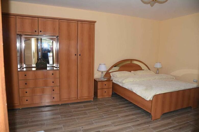 Hotel Perla E Tomorrit