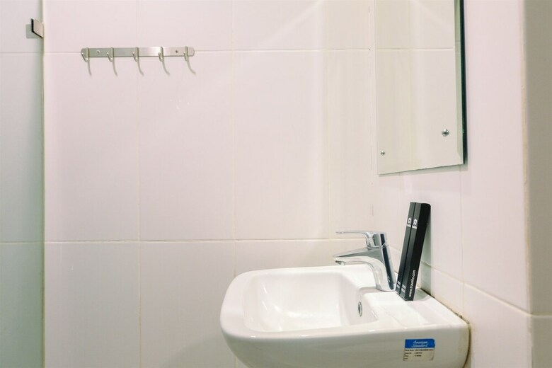 Comfy Studio Apartment @ Skylounge Tamansari