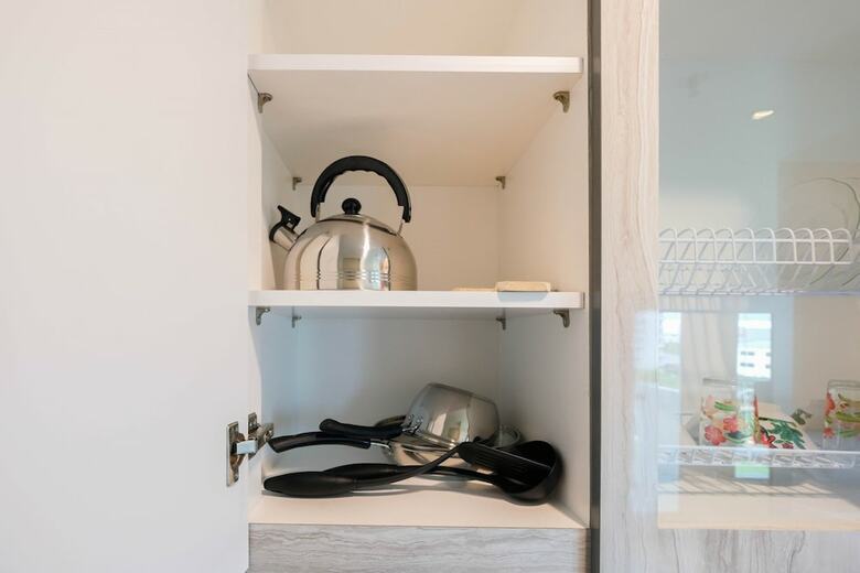 Great Location Studio At Tree Park Apartment