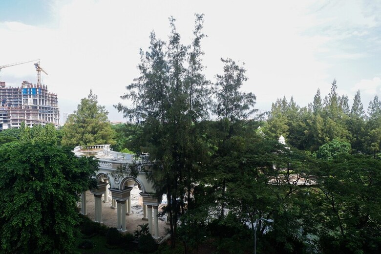 Homey Studio At Educity Pakuwon Apartment