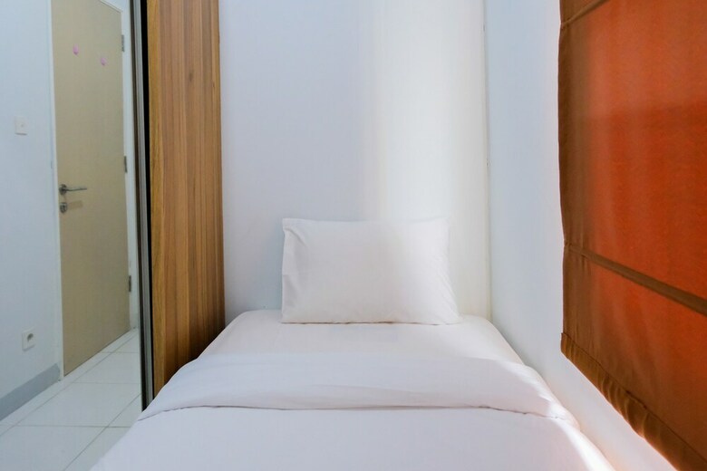 Homey And Comfy 2br Ayodhya Residence Apartment