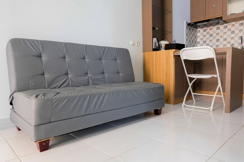 Homey And Comfy 2br Ayodhya Residence Apartment