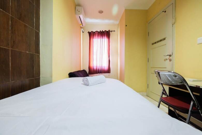 Modern 2br At City Home Apartment With Sofa Bed Near Moi