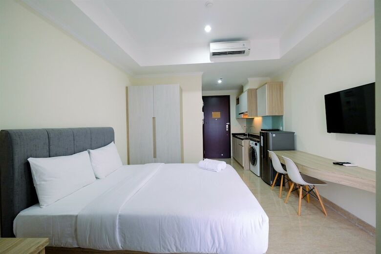 Simply Modern Studio Menteng Park Apartment