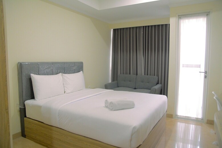 Spacious Studio Menteng Park Apartment