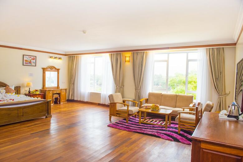 Pursat Riverside Hotel And Spa