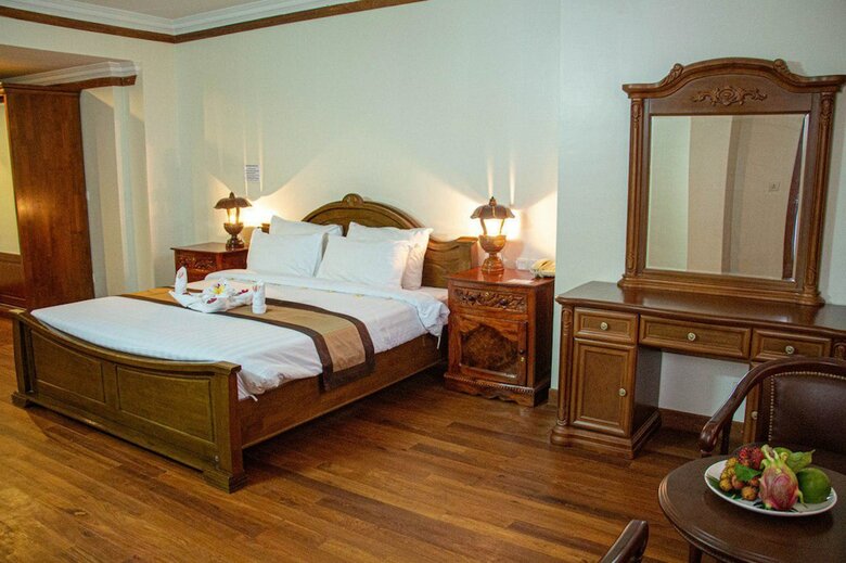 Pursat Riverside Hotel And Spa
