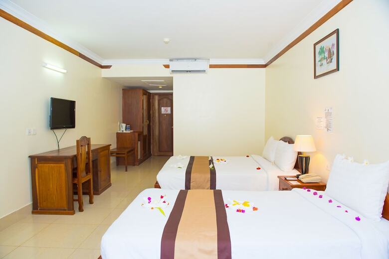 Pursat Riverside Hotel And Spa