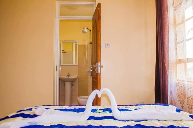 Hotel Jkia Tours And Homes