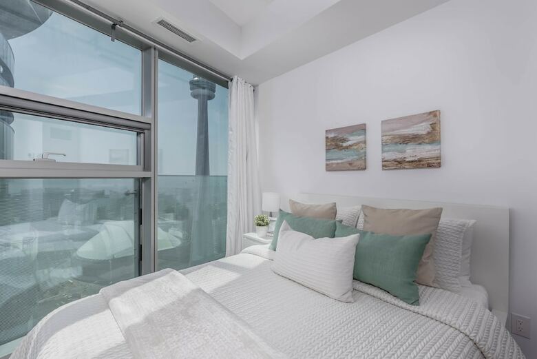 Elegant Condo With Stunning Lake & Views