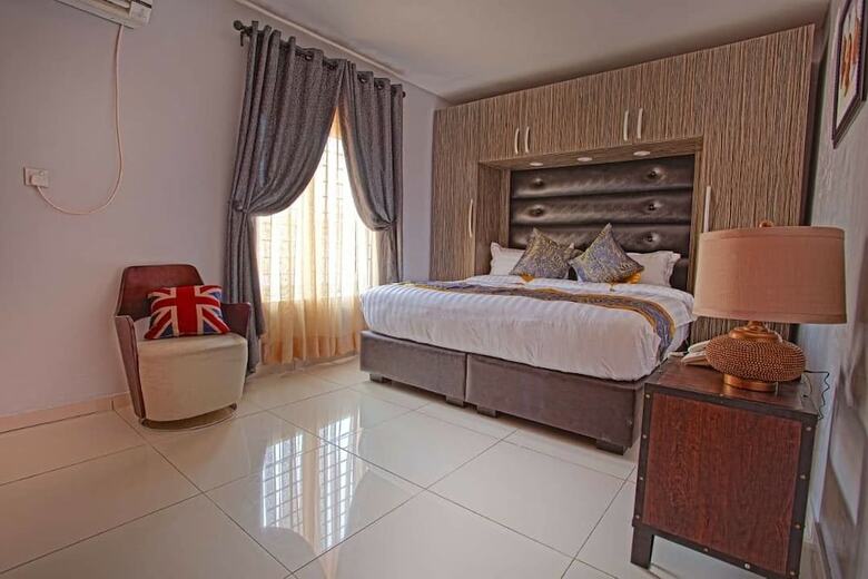 Aparthotel H21 Apartments & Lounge