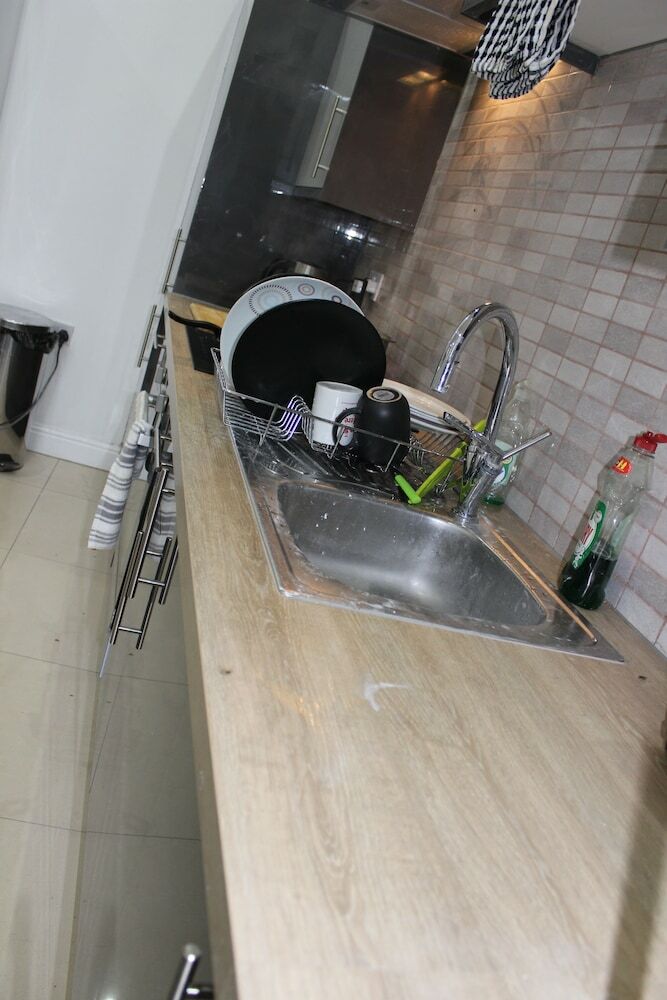 Advo Aparts Guest Hotel Leeds