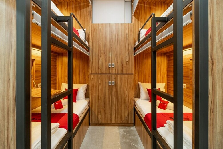 Hostal Reddoorz Plus Near Senayan City