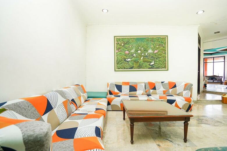 Hostal Oyo 1225 Hotel Dibino