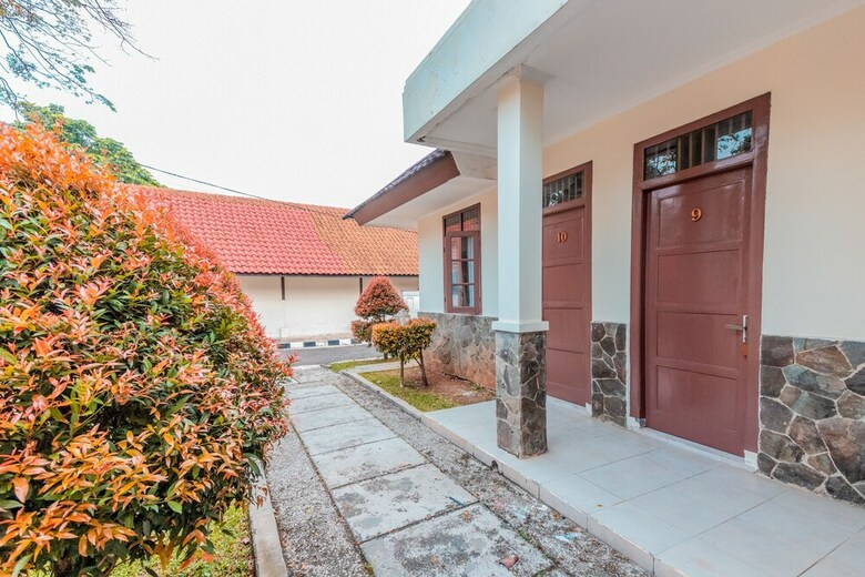 Hostal Oyo 1211 Graha Technopark Hotel