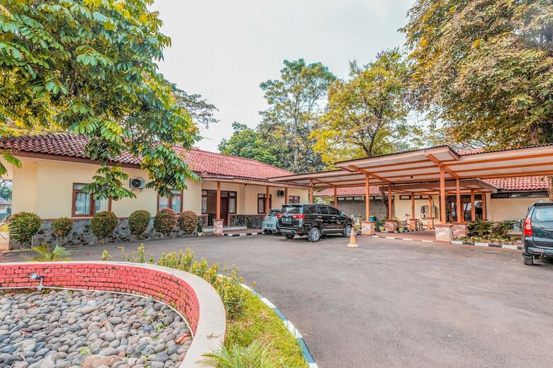 Hostal Oyo 1211 Graha Technopark Hotel