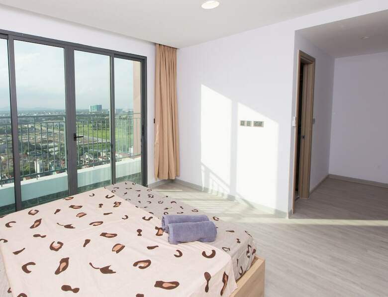 One 18 Ngoc Lam Apartment