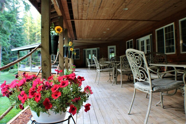 Bed & Breakfast River Road Venue & Lodging