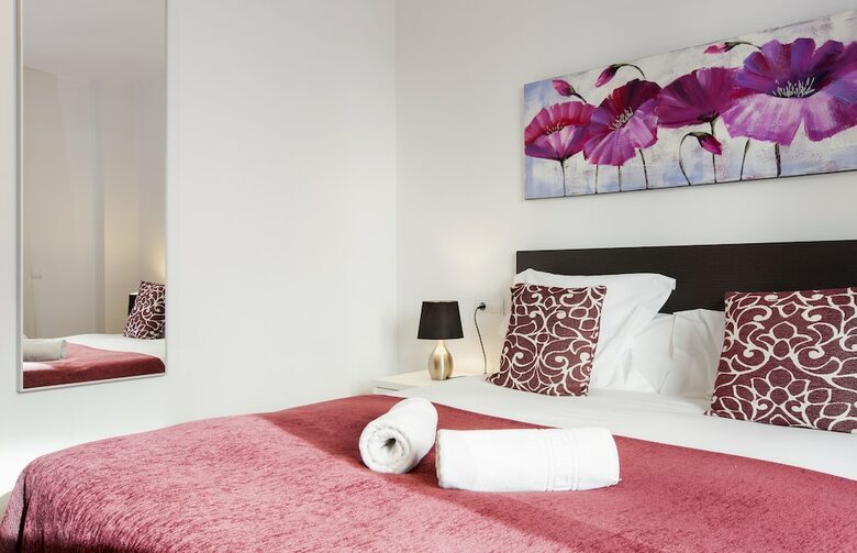 Apartamentos Sleep Urgell By Stay