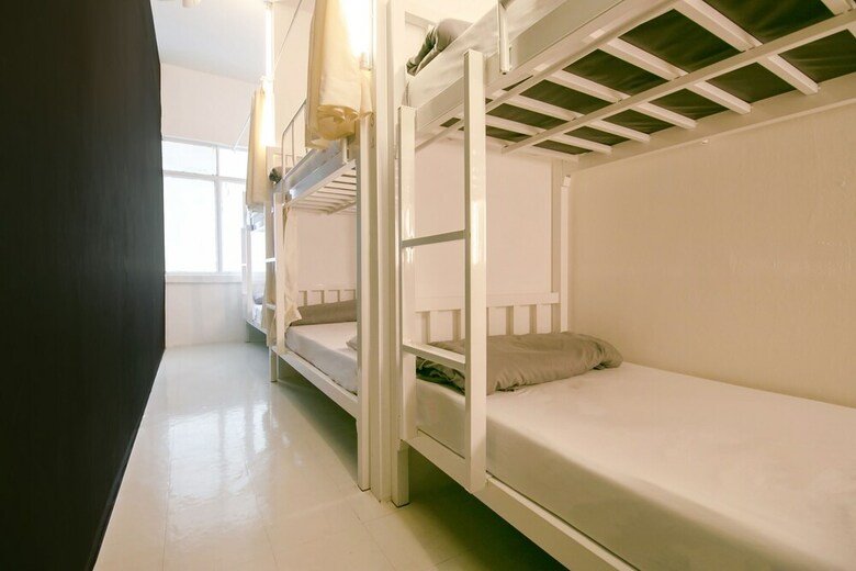Hostal Oyo Chatel Hostel Bangkok