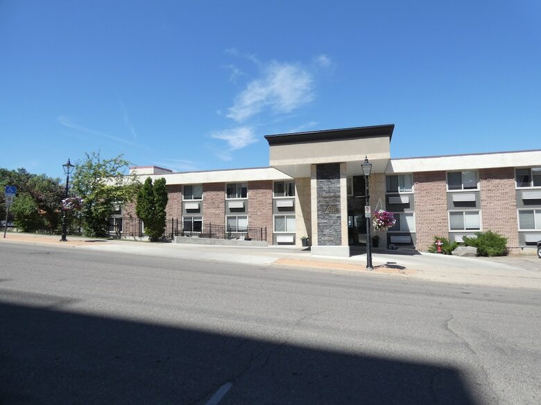 Hotel Medicine Hat Villa