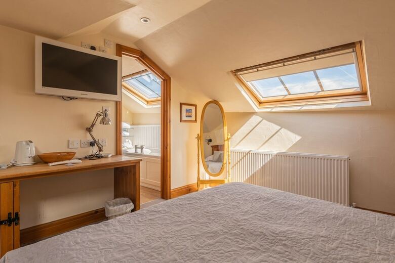 Bed & Breakfast Gwaelod Y Garth Inn