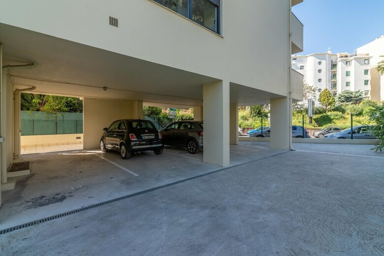 Cannes 2 Bedroom Apartment With AC