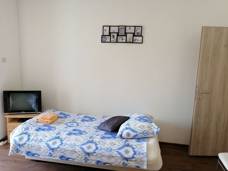 Hotel Viktor Rooms And Apartments